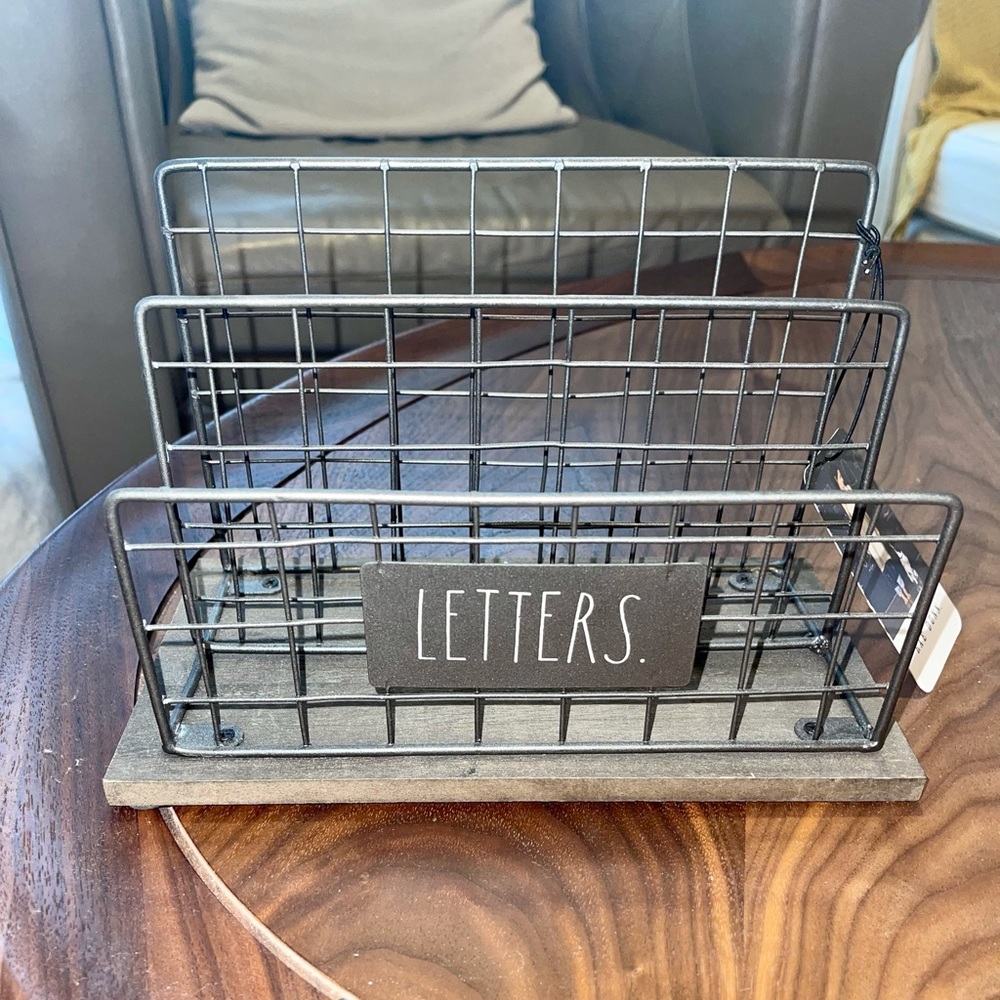RAE DUNN Letter Holder